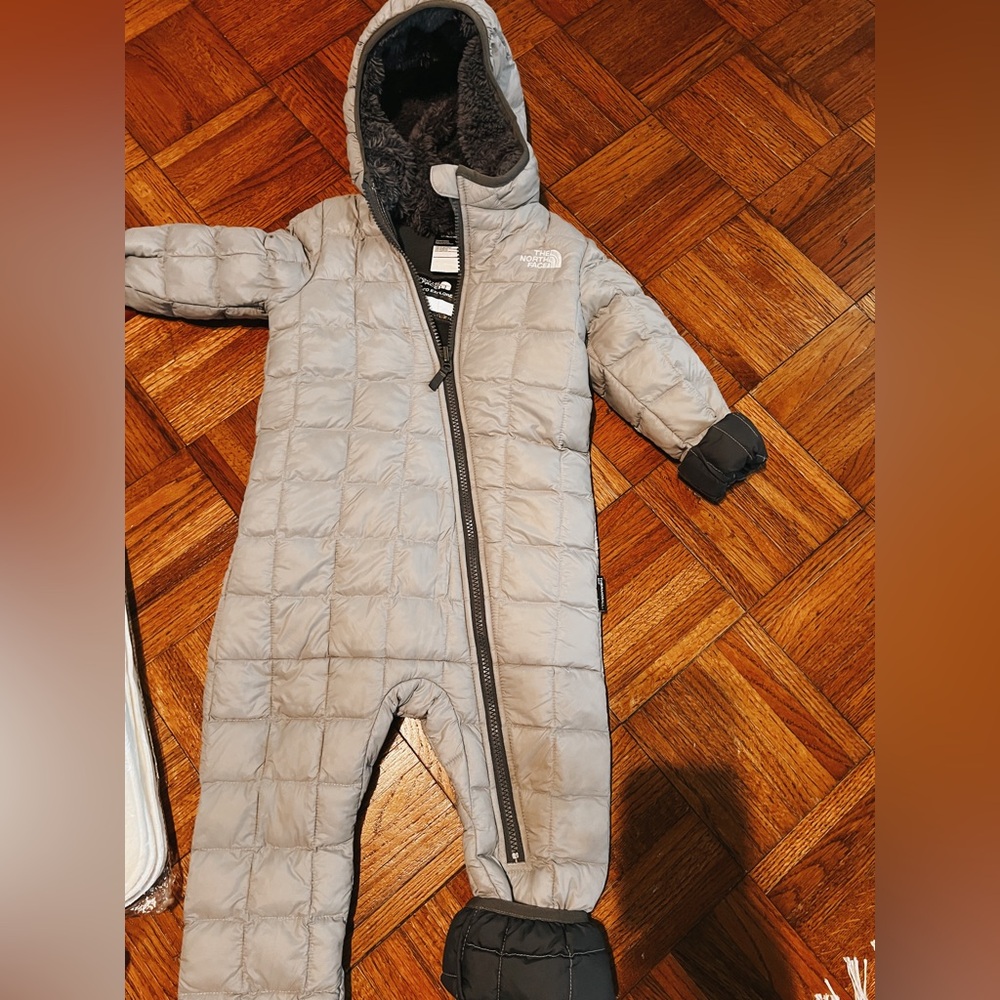 North Face Infant Thermoball Bunting, 18-24 months, Light gray